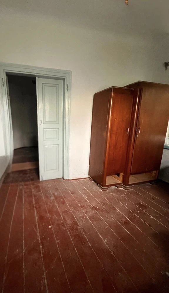 Продам  цегляний будинок, м. Шепетівка  поблизу 3-школи
