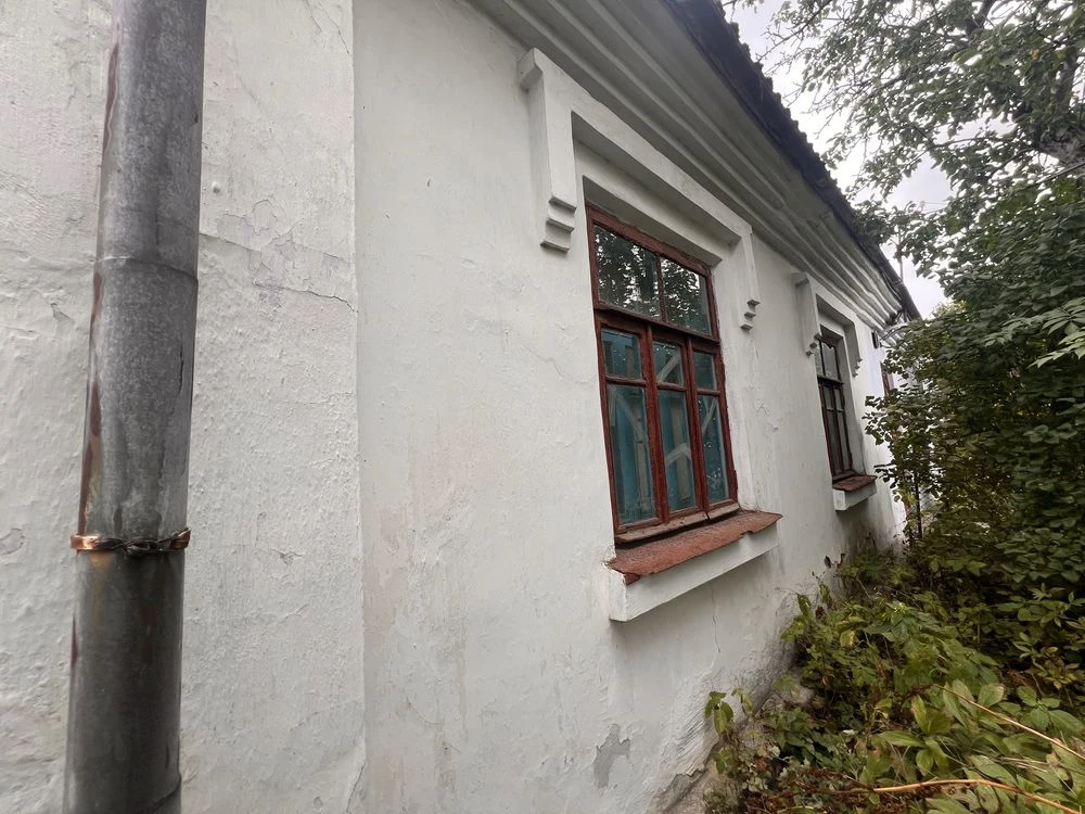 Продам  цегляний будинок, м. Шепетівка  поблизу 3-школи