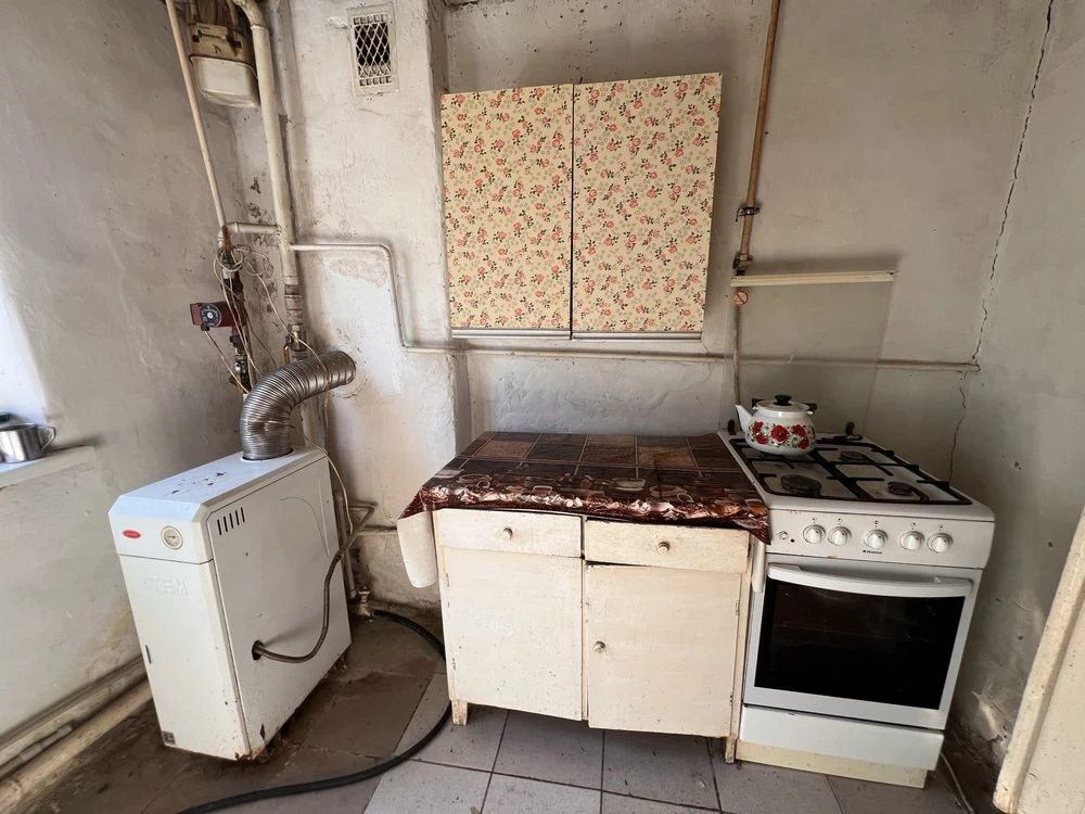 Продам будинок + 6 сот. землі  в м. Шепетівка