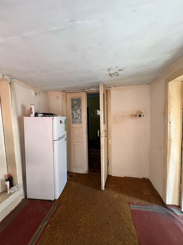 Продам будинок + 6 сот. землі  в м. Шепетівка