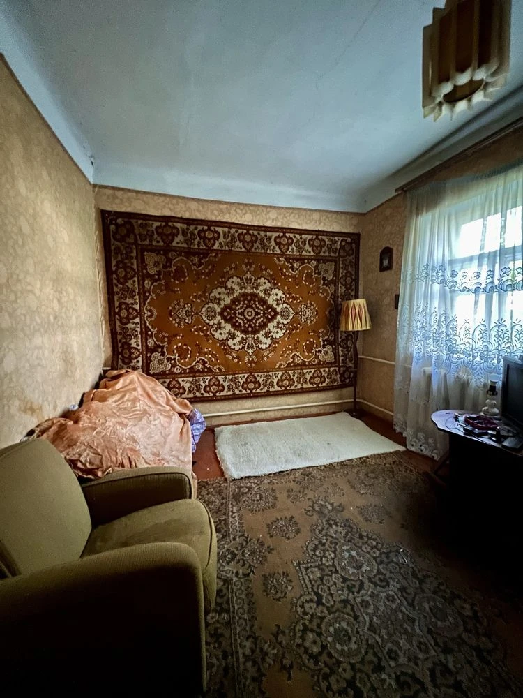 Продам будинок + 6 сот. землі  в м. Шепетівка