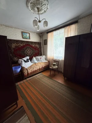 Продам будинок та земельну ділянку