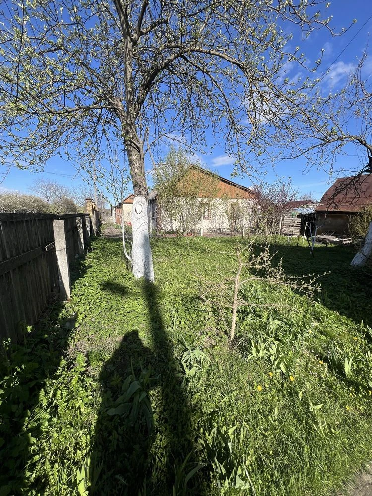 Продам будиночок та земельну ділянку в центрі міста