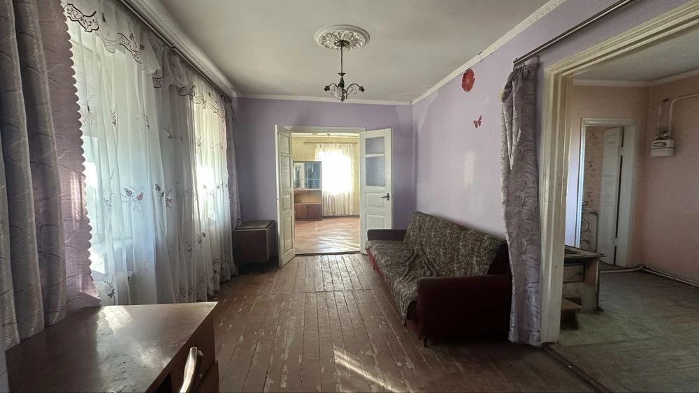 Продаж затишного будинку в м. Городище! Потребує косметики