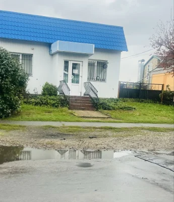 Продається будинок з можливістю вести бізнес в центральній ч