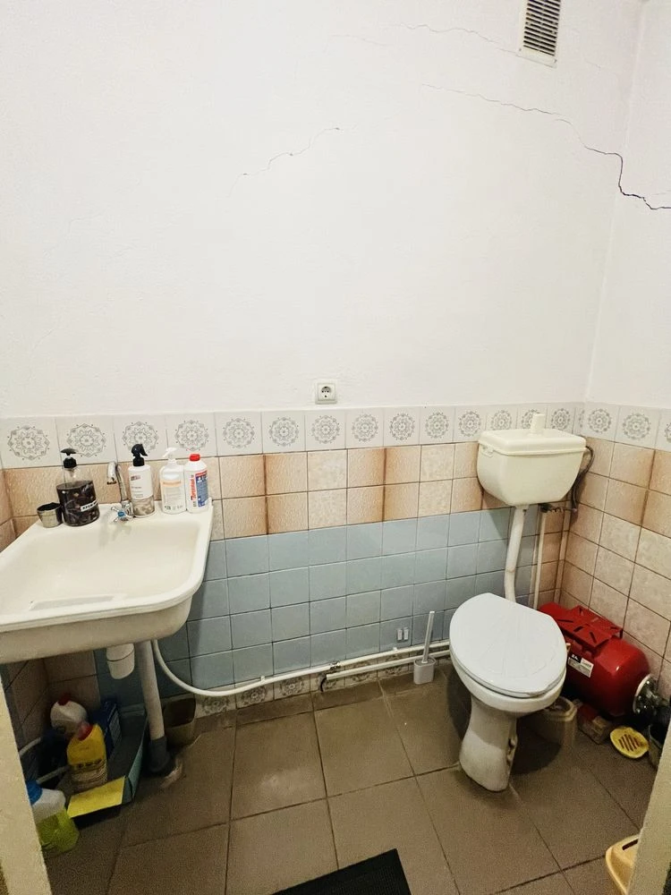 Продається будинок з можливістю вести бізнес в центральній ч