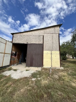 Продається будинок та бізнес СТО в місті Городище Черкаська