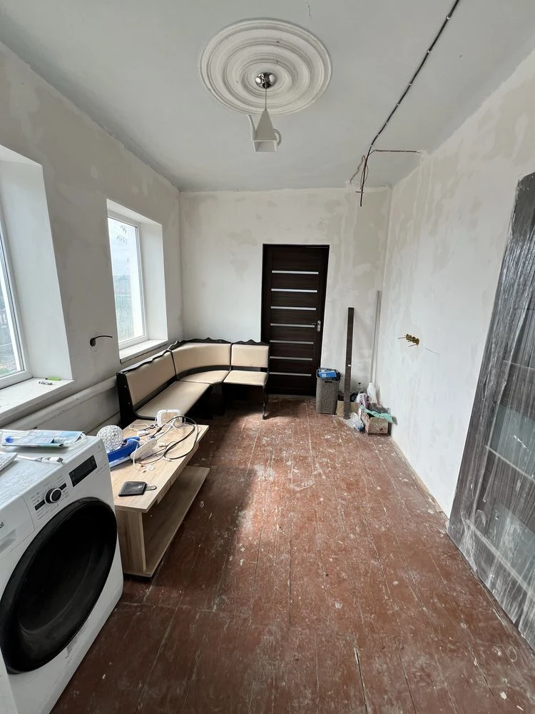 Продається будинок та бізнес СТО в місті Городище Черкаська