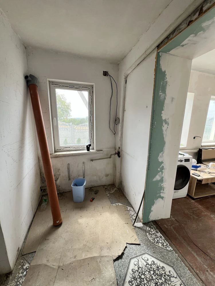 Продається будинок та бізнес СТО в місті Городище Черкаська