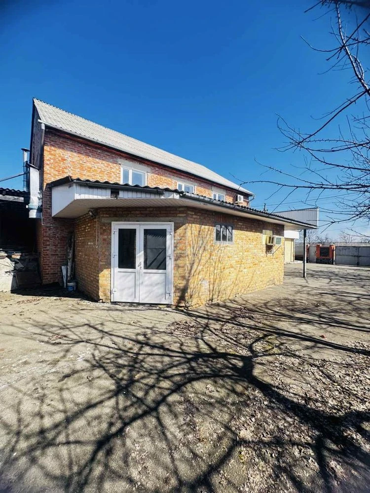 Продається будинок  з вбудованою пекарнею площею 147м2 в м.Г