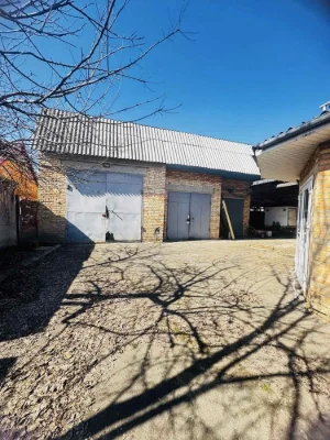 Продається будинок  з вбудованою пекарнею площею 147м2 в м.Г