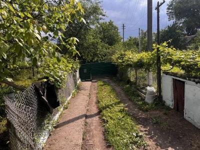 Продам хату у селі Городище з дуже хорошою тиреторією