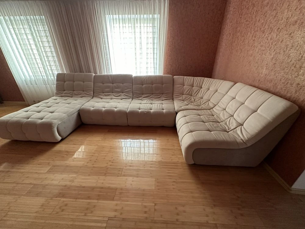 Двоповерховий будинок