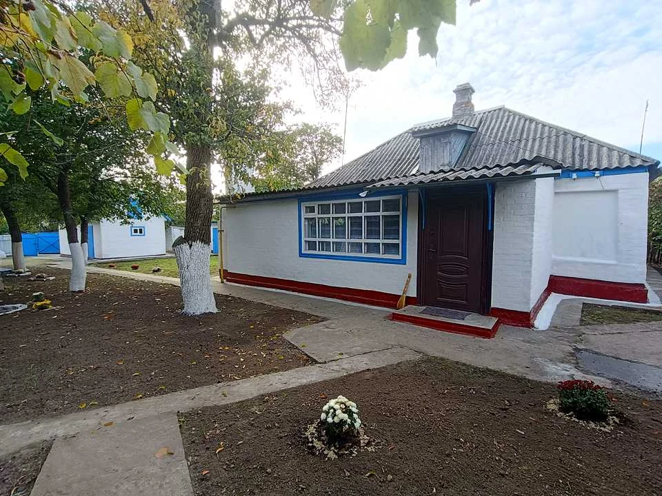 Будинок. Золотоноша, Вишнева