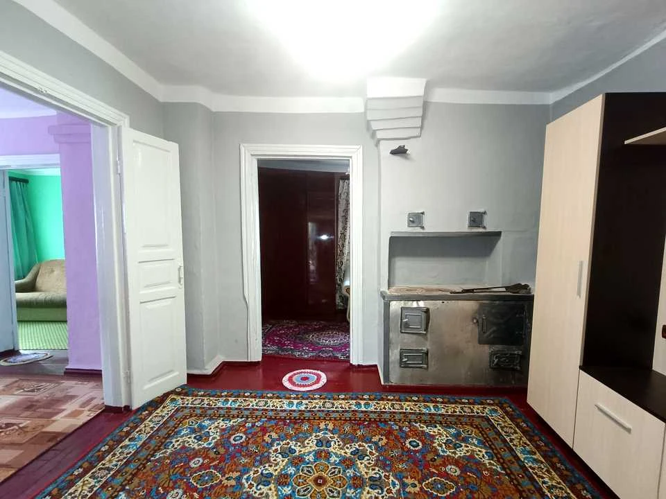 Будинок. Золотоноша, Вишнева