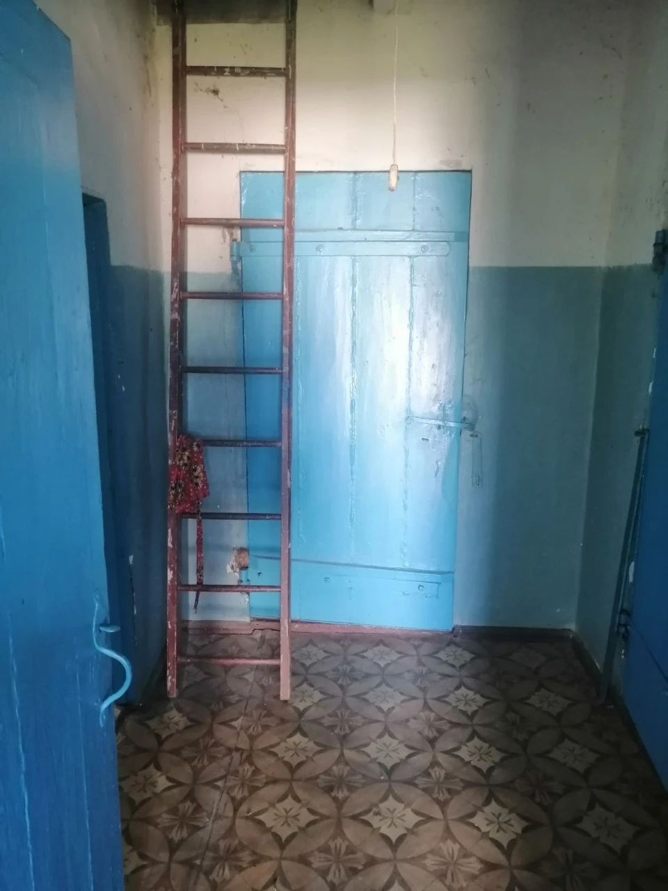 Пролається будинок в селі Матвіївка