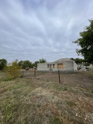 Будинок земельна ділянка нерухомість недобудова прибудова га