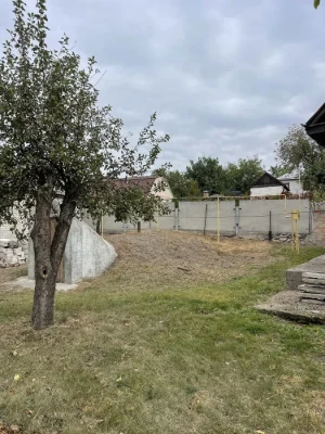 Будинок земельна ділянка нерухомість недобудова прибудова га