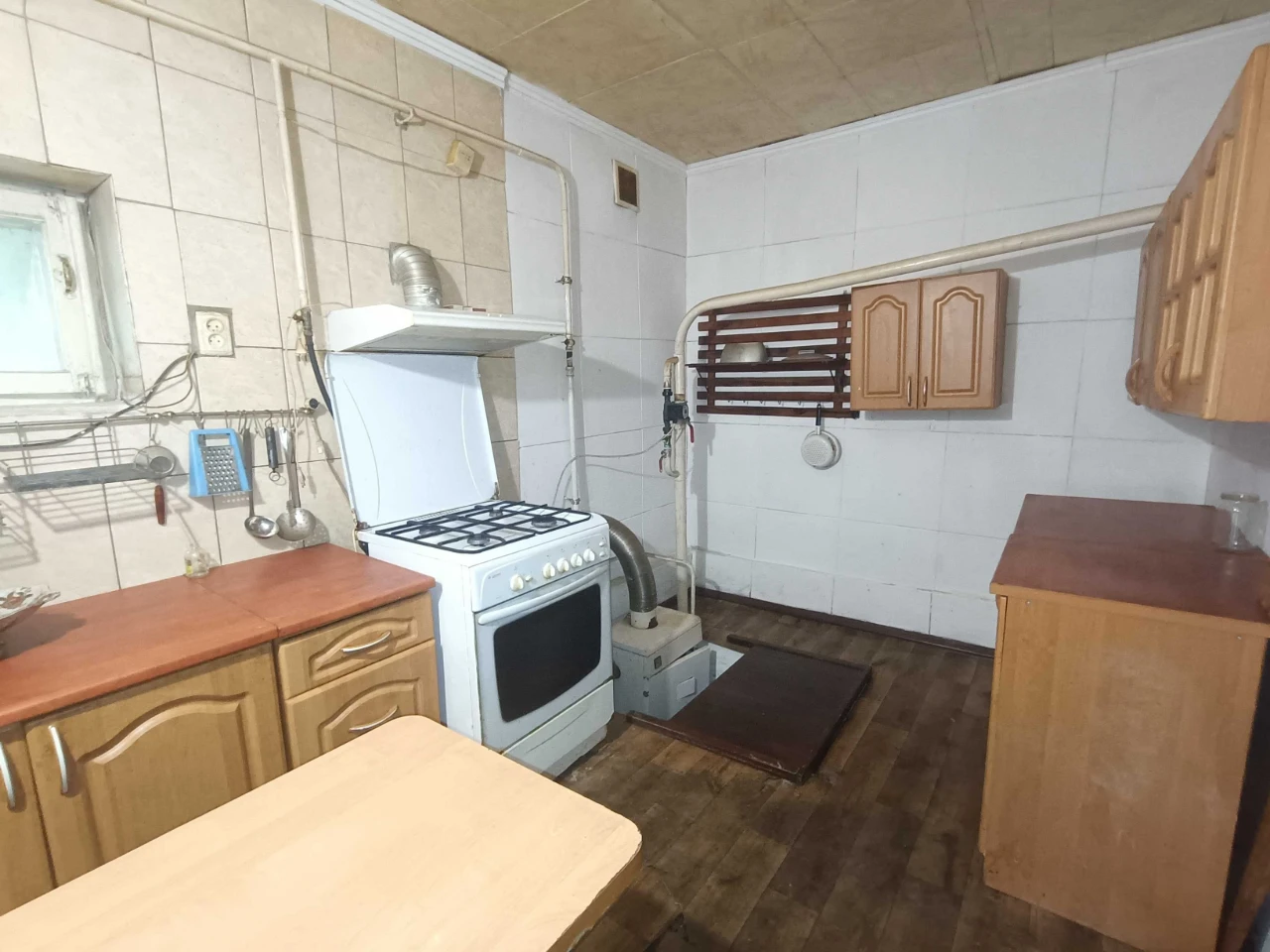 Продаж будинка із 6 кімнатами в зручній локації!