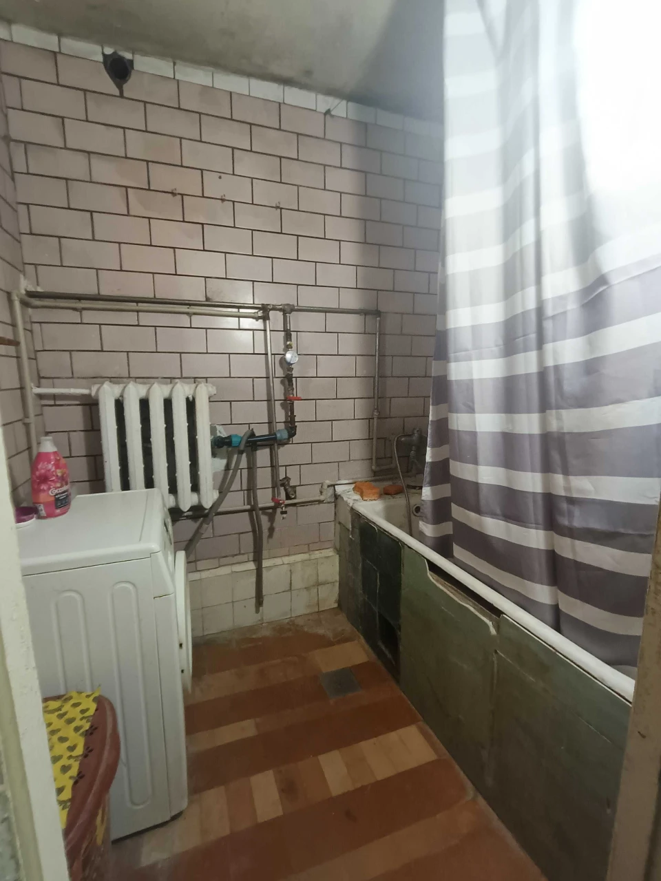 Продаж будинка із 6 кімнатами в зручній локації!