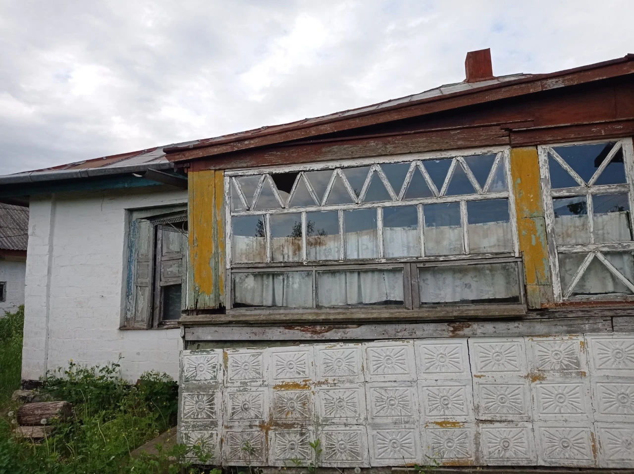 Продаю половину хати з присадибною ділянкою в Кам'янка Черка