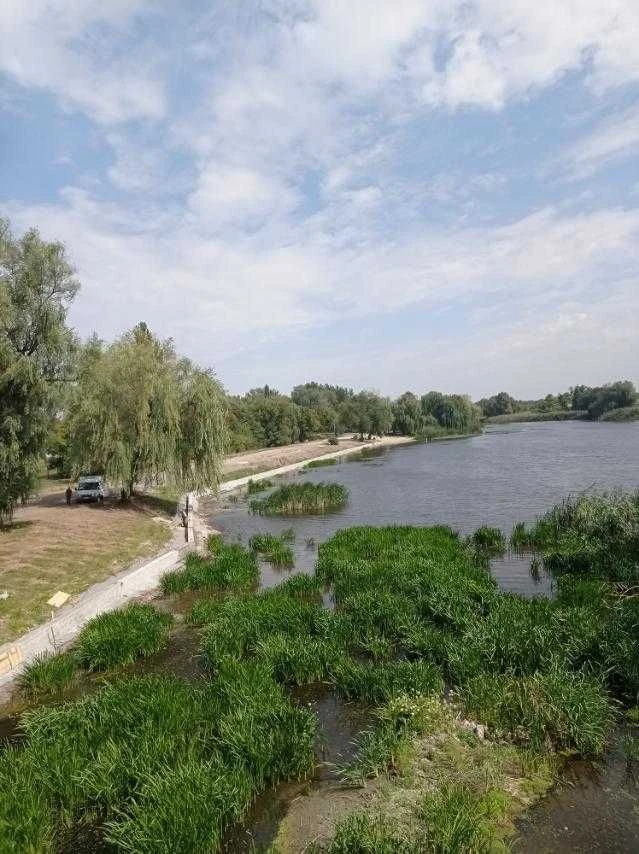 Продаю половину хати з присадибною ділянкою в Кам'янка Черка