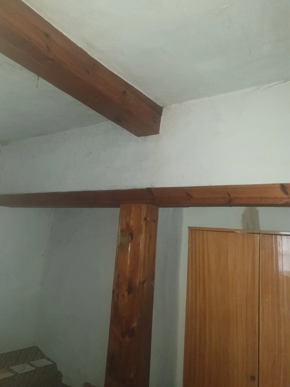 Продаю половину хати з присадибною ділянкою в Кам'янка Черка