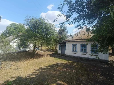 Будинок, з ділянкою 32 сот. м. Золотоноша.