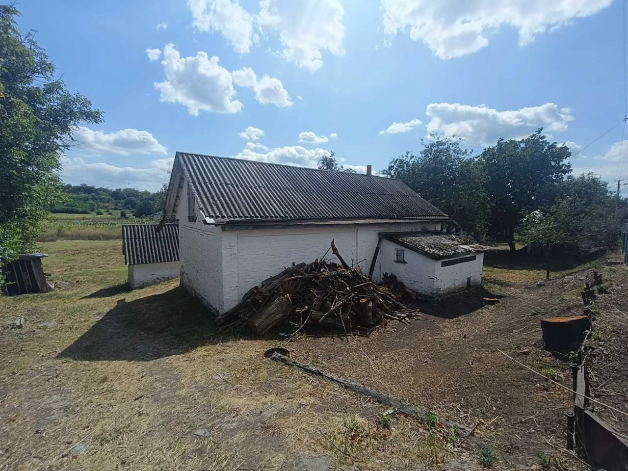 Будинок, з ділянкою 32 сот. м. Золотоноша.
