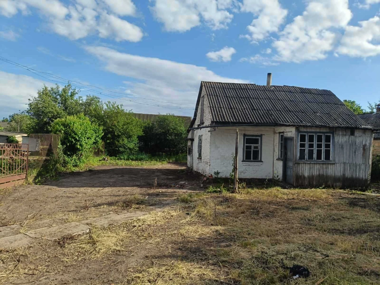 Будинок із Великою ділянкою, під Реконструкцію!