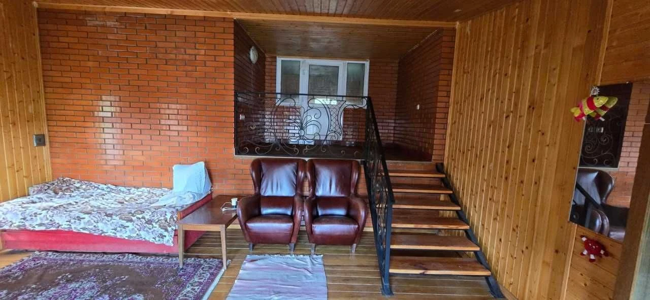 Одноповерховий цегляний будинок 117.3 м², 22 сот, басейн, 2