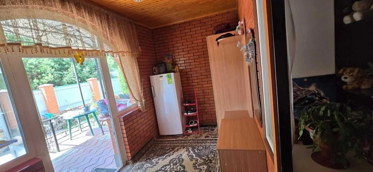 Одноповерховий цегляний будинок 117.3 м², 22 сот, басейн, 2