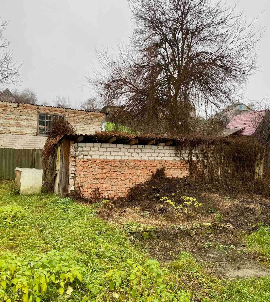 Пропоную до продажу пів будинку в місті Канів.