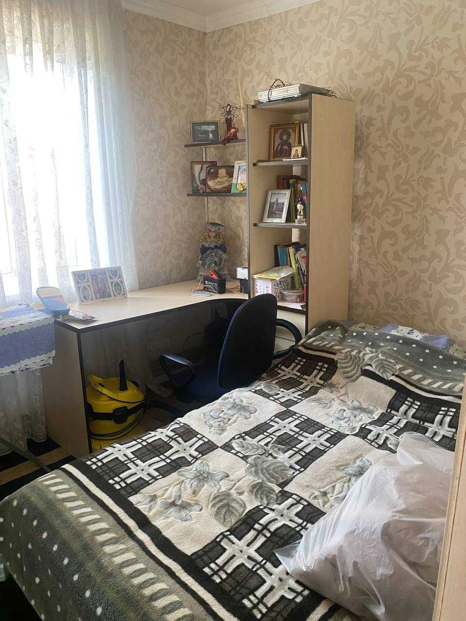 Продам будинок в місті Корсунь-Шевченківський на дві окремі