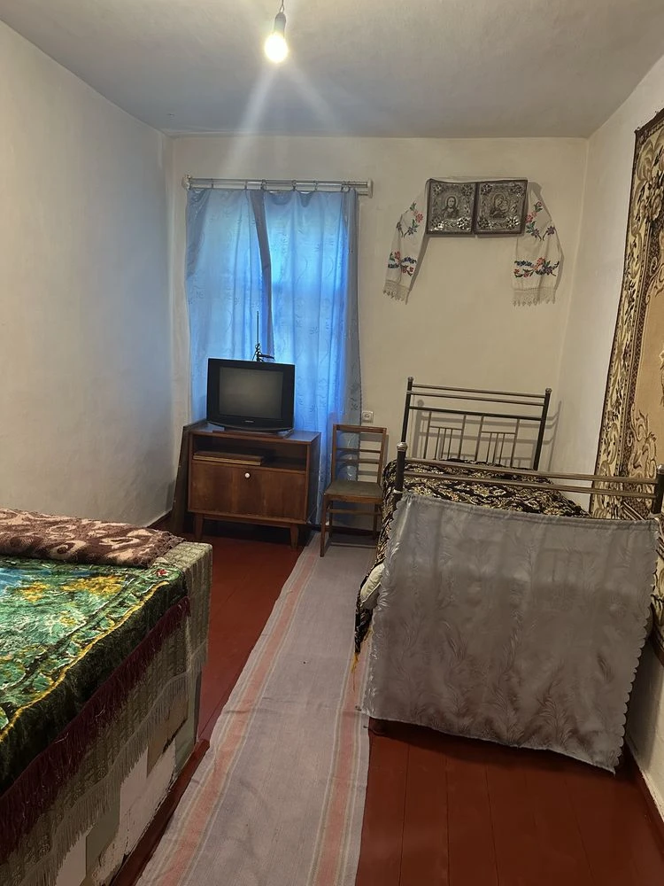 Продам будинок 85 м2 із земельною ділянкою