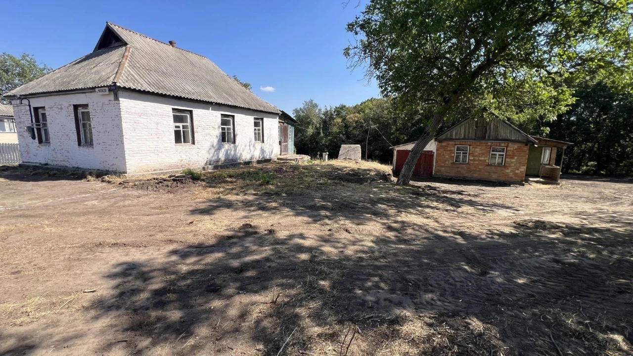 Будинок  ліс ,річка  +25 соток землі