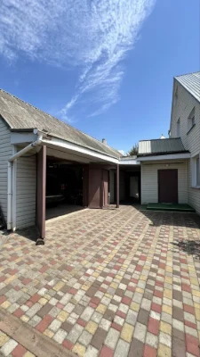 Продається 2 будинки та баня на березі р.Рось в м.Корсунь-Ше