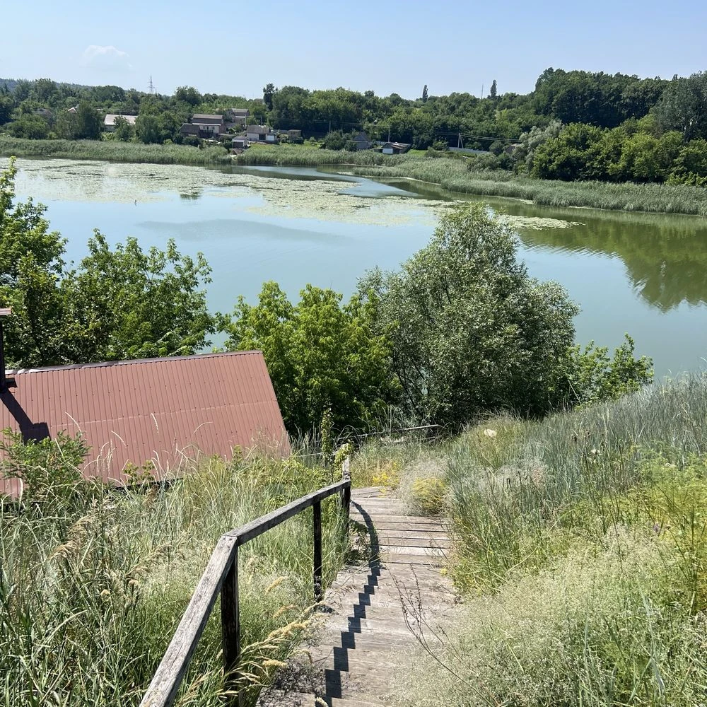 Продається 2 будинки та баня на березі р.Рось в м.Корсунь-Ше