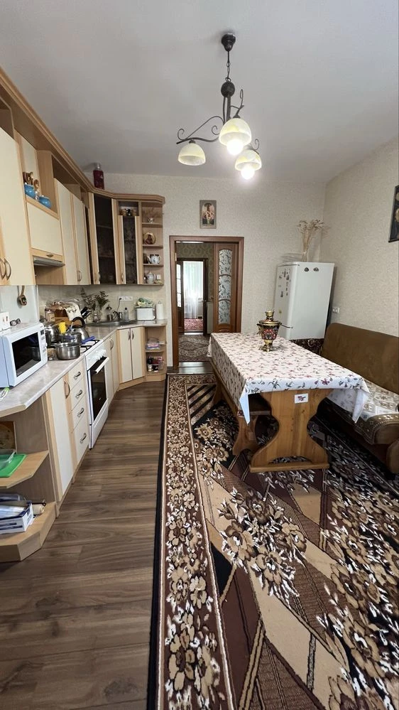Продається 2 будинки та баня на березі р.Рось в м.Корсунь-Ше
