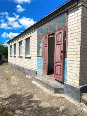 Пропонуємо до продажу перспективний будинок з комерційним по