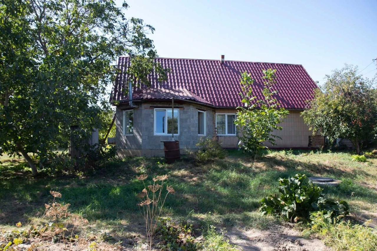 Продається умебльований будинок
