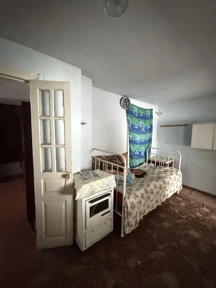 Продаж частини будинку 1/2