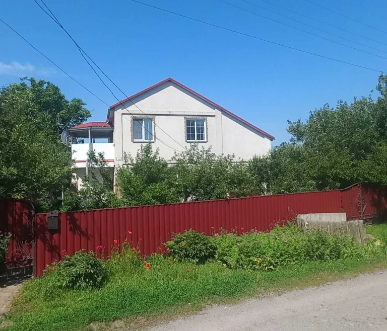 Нерухомість. Продаж будинку