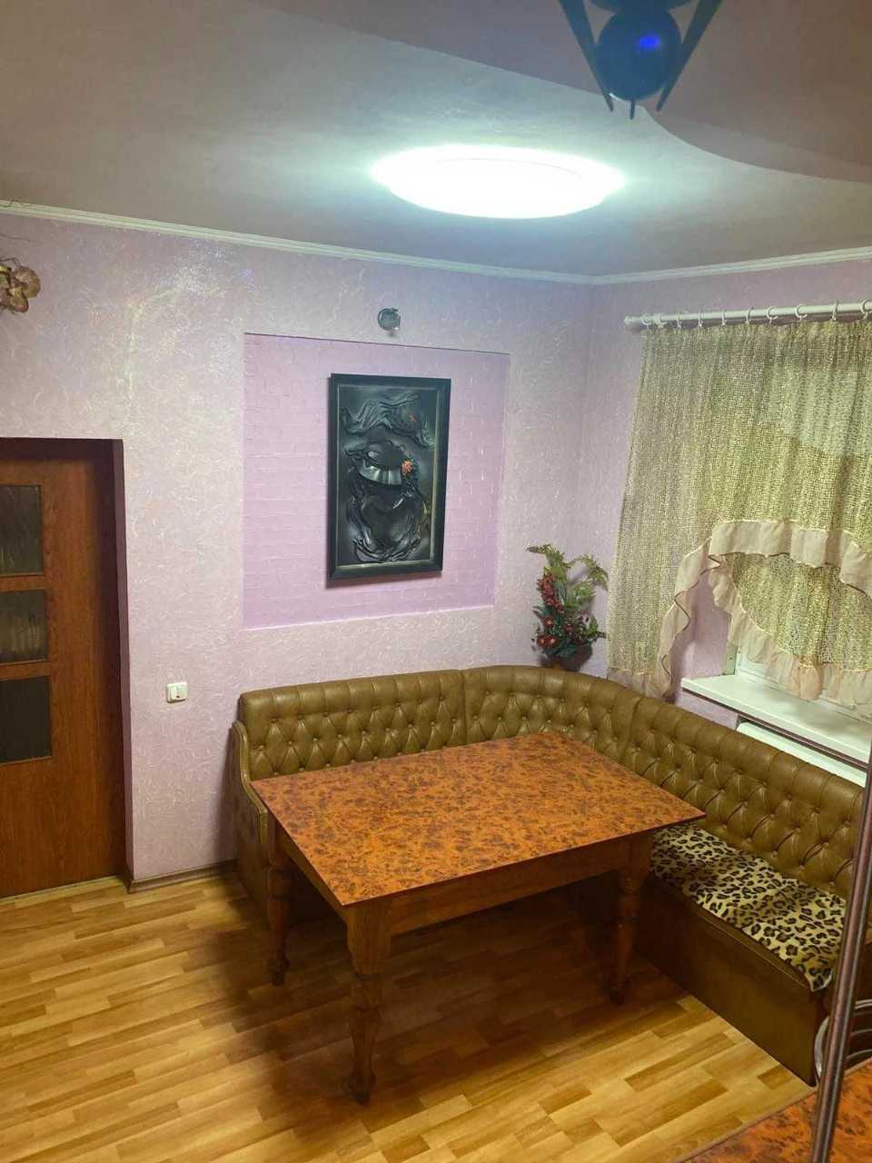 Двоповерховий будинок з усіма зручностями ( район Гора)