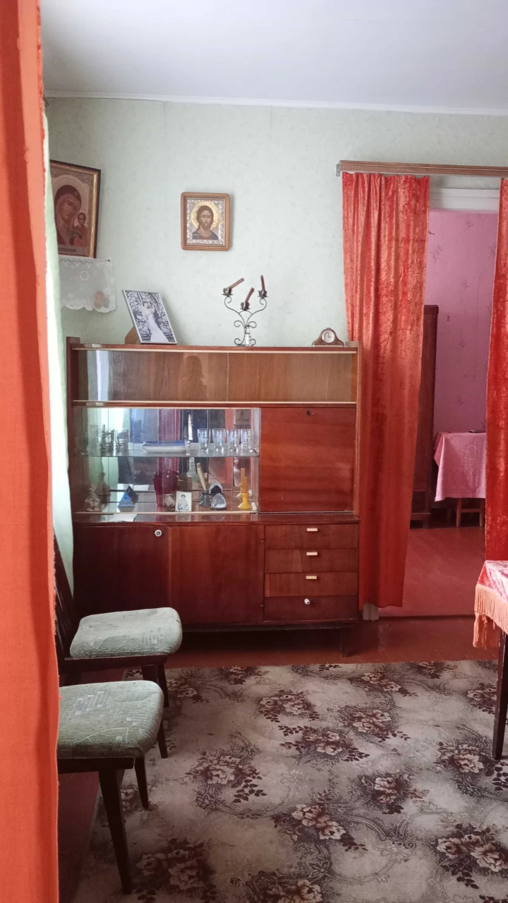 Трикімнатна квартира в одноповерховому будинку, район Павлов