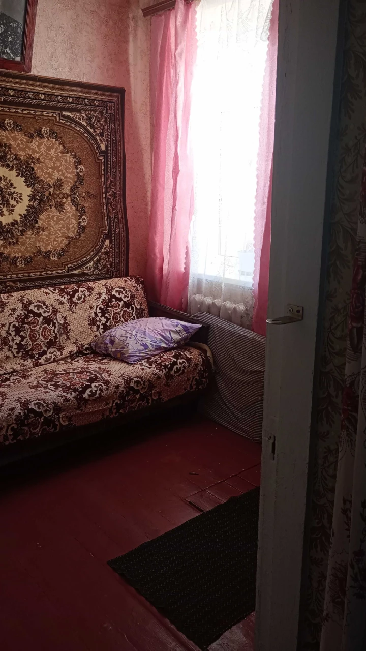 Трикімнатна квартира в одноповерховому будинку, район Павлов