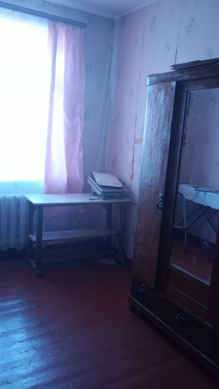 Трикімнатна квартира в одноповерховому будинку, район Павлов