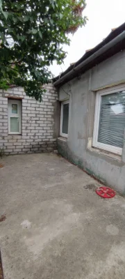 Продаж 1/2 будинку ( центр)