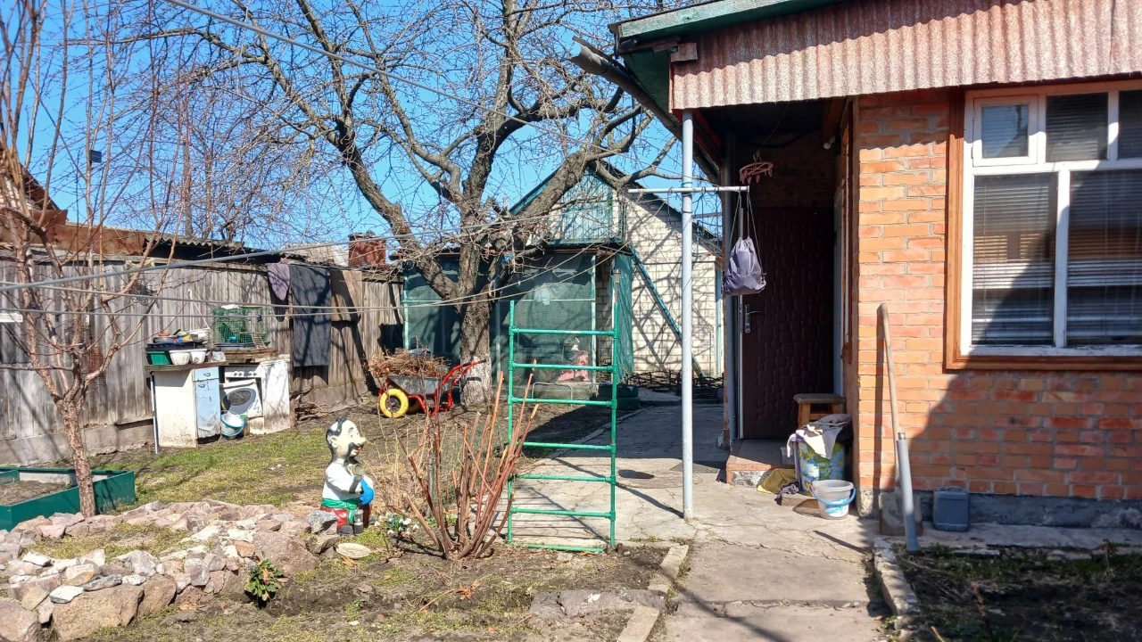 Продаж частки будинку в центрі міста