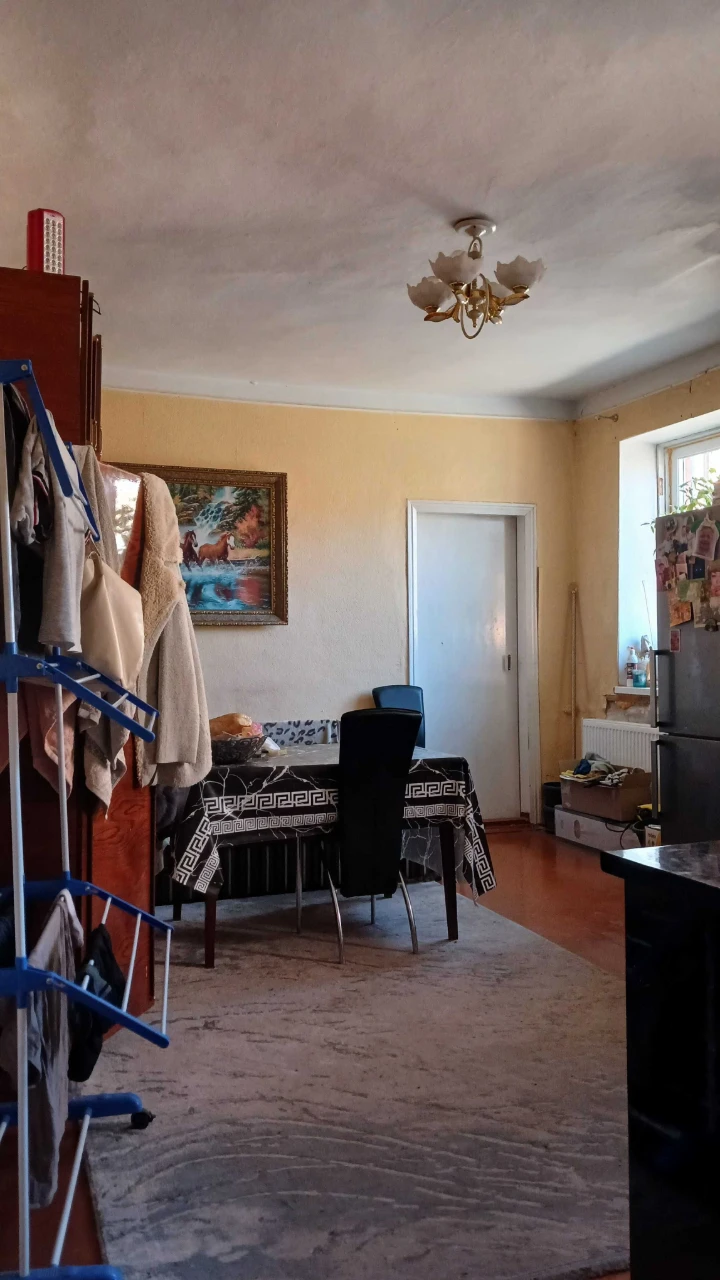 Продаж частки будинку в центрі міста